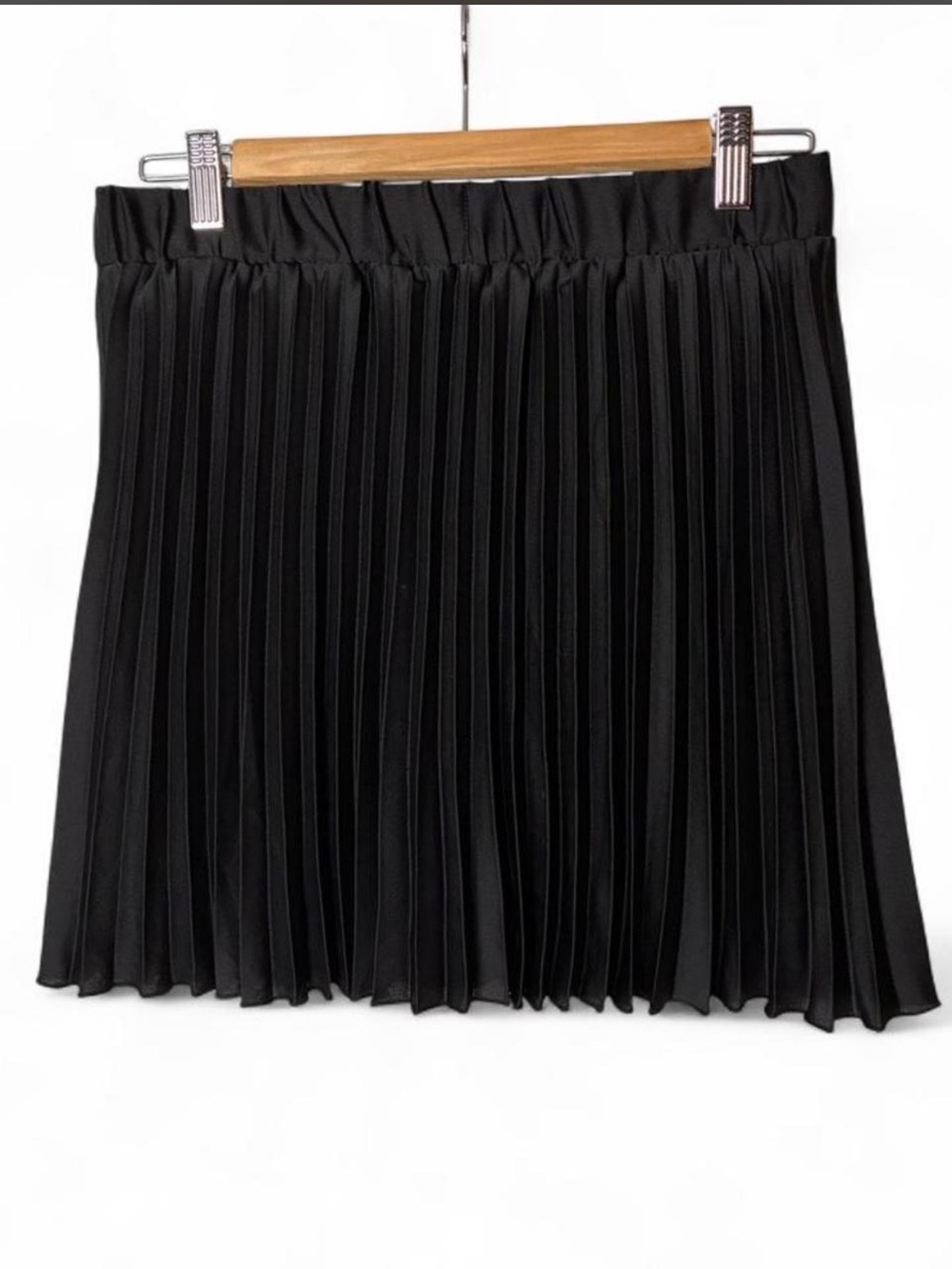 ZARA- Black pleated mini skirt- Size: L.